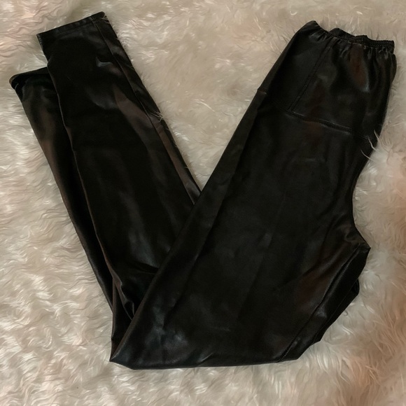 COPY - Aritza Wilfred faux leather leggings - Picture 2 of 6